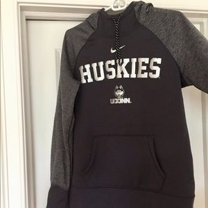 NIKE UCONN Huskies Dri-fit sweatshirt